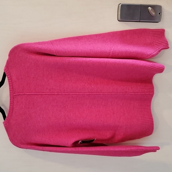 Vince Camuto Hot Pink Sweater S NWT - Picture 6 of 6